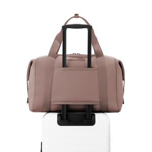 Bolsa Deportiva Sublimada Personalizada OEM de Alta Calidad, Fabricación Directa de Fábrica, Última Moda en Bolsas Deportivas de Viaje y Fitness - Product Image 2