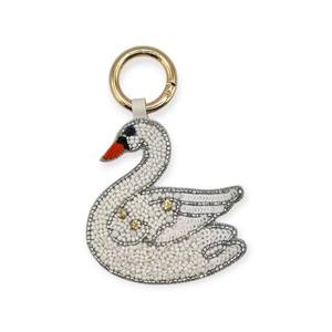 Magnifique porte-clés brodé de perles de qualité supérieure avec un travail de perlage fait main et un design d'accessoire compact et élégant - Product Image 2