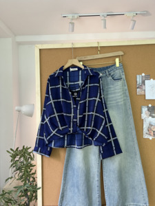 L828 Women's Character Chiffon <b>Long</b> Sleeve Crop-Look Shirt Lightweight Breathable Casual Blouse Freesize Spring Summer <b>Top</b> - Product Image 2