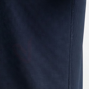 Chemise décontractée pour homme en piqué 100 % polyester bleu marine à manches courtes, respirante, infroissable, coupe classique, design tricoté uni - Product Image 5