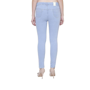 Vente en gros de pantalons en jean stretch pour femmes, incluant les modèles skinny, délavés, amples et baggy, et autres vêtements en jean pour femmes en stock - Product Image 4