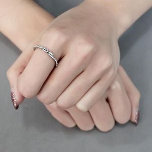 Anello in Acciaio Inossidabile Lucidato DA263 con Zirconi Cubici di Grado AAA - Piatti e Stoviglie - Product Image 5