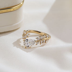 แหวนเพชรทรงลูกแพร์ลายใบลอเรล ทองคำแท้ 14K/18K เพชรเลี้ยงในห้องปฏิบัติการทรงมาร์คีส์ ประดับแบบกลุ่ม ดีไซน์จากธรรมชาติ แหวนหมั้นสำหรับผู้หญิง - Product Image 6