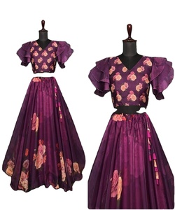 Indian Lehenga Choli Lehenga: La grandeza de la Ropa Étnica India-Ideal para minoristas y tiendas de ropa de mujer. - Product Image 1