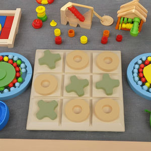 Jeu de Tic Tac Toe en contreplaqué de pin américain durable et décontracté pour enfants, idéal pour les chambres d'enfants, les zones de jeux et les coins lecture - Product Image 3