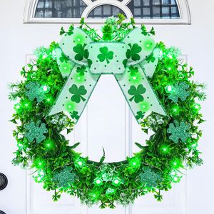 Ghirlanda per Porta d'Ingresso a Batteria per San Patrizio da 16 Pollici, con 28 Luci Verdi a Forma di Trifoglio, Ghirlanda Artificiale a Trifoglio con Fiocco per Feste - Product Image 1
