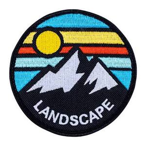 Patch brodé de haute qualité, forme irrégulière, motif paysage montagneux, appliqué en toile à coudre, PVC écologique, idéal pour les cadeaux - Product Image 4