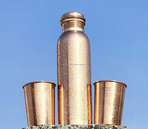 Bouteille d'eau en cuivre imprimée à la main Bouteilles en cuivre cadeau personnalisé fabriquées à la main en Inde - Product Image 2