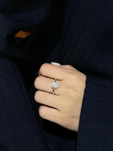 แหวนเพชรทรงรี 2.3 กะรัต คุณภาพพรีเมียม เพาะเลี้ยงในห้องปฏิบัติการ รับรองโดย IGI ตัวเรือนทองคำขาว 14K แหวนหมั้นสำหรับผู้หญิง ของขวัญเครื่องประดับ - Product Image 5