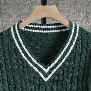 Pull de cricket pour homme à col en V, en laine et cachemire, personnalisable avec logo frontal, respirant et anti-boulochage - Product Image 3