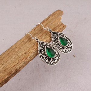 Boucles d'oreilles pendantes vintage en argent sterling 925 avec onyx vert et filigrane, pour mariage, fiançailles et cadeau - Bijoux unisexe de Jaipur - Product Image 1