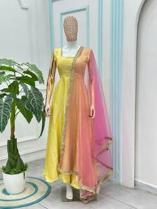 Salwar Kameez Romano de Vidrio con Dupatta Rosa para Mujer, Traje Tradicional de Boda, Largo hasta el Tobillo, Corte Regular, Estilo India Pakistán - Product Image 4