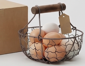 Porte-œufs en forme de panier, en métal thermolaqué, finition noire élégante, parfait pour le rangement et la présentation en cuisine - Product Image 6