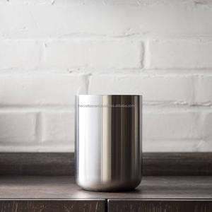 Ventes en gros de pots à bougies décoratifs en acier inoxydable faits à la main, écologiques, finition brossée ronde, pour la décoration de la maison à Noël - Product Image 4