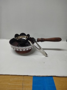 Quemador de Incienso Premium AG Metal AGM-005-F con Mango de Madera de Sándalo, Incienso Indio Bakhoor, Aromático para el Hogar y Templos, 100% Natural - Product Image 3