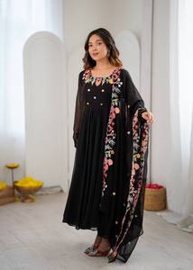 Robe Anarkali en soie brodée florale, tenue traditionnelle indienne et pakistanaise, longueur au sol, coupe ample, toutes saisons, vêtements de mariage pour femmes - Product Image 3