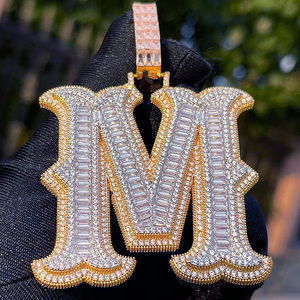 Pendentif lettre M en or 18 carats plaqué or, serti de cristaux de strass taille baguette, style hip-hop, bijoux pour homme - Product Image 1