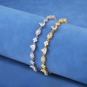 Pulsera de Plata 925 para Mujer con Moissanita en Forma de Corazón y Pera, Cadena Floral Pavé, Joyería de Lujo para Muñeca, Regalo - Product Image 4