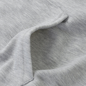 Sweat-shirt à capuche gris pour homme avec manches à carreaux rouges et empiècements sur la capuche, style décontracté pour l'automne, coupe ample, en coton et polyester tricoté - Product Image 4