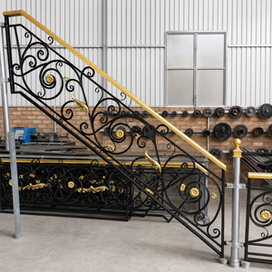 Rampe d'escalier en fer forgé de luxe, design personnalisé pour villas, appartements, hôtels et résidences, qualité supérieure - Product Image 2