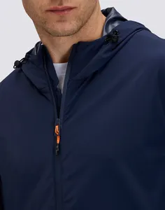 Ventes en gros de vestes coupe-vent pour hommes avec capuche, classiques, entièrement zippées, légères, en nylon et élasthanne, avec logo personnalisé imprimé OEM - Product Image 3