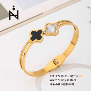 Deux petits bracelets en acier inoxydable à fleurs, plaqués or, design trèfle à quatre feuilles, bijoux unisexes - Product Image 1