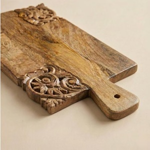 Planche à découper en bois de hêtre de qualité supérieure, double coin, détails ornés, surface lisse et durable, sans danger pour les aliments, plateau de service pour la cuisine - Product Image 2