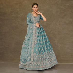 Ensemble Lehenga Choli en soie brodée de créateur indien avec dupatta – Vente en gros |   Tenue Traditionnelle pour Femmes, Robe de Fête de Mariage - Product Image 5