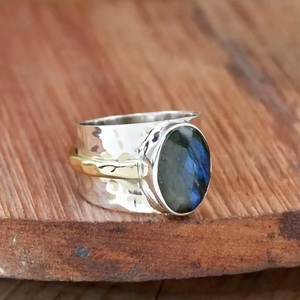 Anillo de Plata de Ley 925 con Labradorita Natural, Banda Ancha Martillada, Bicolor, Joyería de Gema de Nacimiento para Mujer - Product Image 6