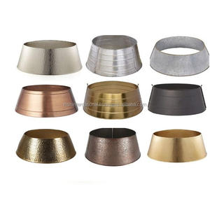 Collier d'arbre tissé en métal doré la touche finale à votre noël moderne avec ce collier d'arbre tissé en métal il évasera légèrement - Product Image 5