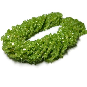 Peridoto Verde Natural en Forma de Chips, Cuentas Sueltas de Piedra Preciosa de 4MM 5MM, Cuentas de Piedra Irregulares al por Mayor para Fabricación de Joyería - Product Image 3