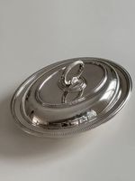 Beurrier ovale en argent avec couvercle, design classique poli, pour la cuisine, la table à manger, la présentation et la décoration