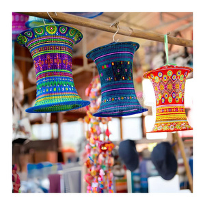 Lanterne de Noël écologique en brocart, faite à la main, avec cadre en bambou, mini ornement de Noël bohème vietnamien, cadeau pour le Nouvel An 2026 - Product Image 2
