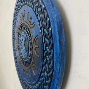 Bouclier rond en bois Viking de haute qualité, design nordique traditionnel, pour décoration et accessoires de costume - Product Image 4