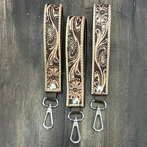 Llavero de Cuero Vacuno de Primera Calidad Hecho a Mano, Correa de Muñeca de Cuero Tallado a Mano para Mujer, Moderno Porta Llaves de Coche - Product Image 4