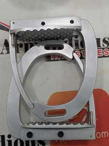 Estribos de Seguridad para Caballos de Aluminio CNC Personalizados, Antideslizantes, con Superficie Ancha, Fabricante OEM ODM - Product Image 1