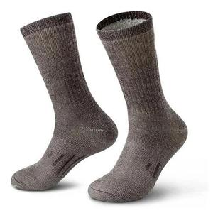 Breathable Customizable Logo High Quality Crew Socks Soft Cotton Athletic Style Mid Tube Hosiery For Everyday Work Casual Sports - Product Image 4