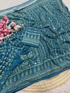 Magnifique sari en georgette à imprimé numérique avec travail Khatli et travail de miroir original, accompagné d'un chemisier à imprimé numérique et travail de miroir. - Product Image 4