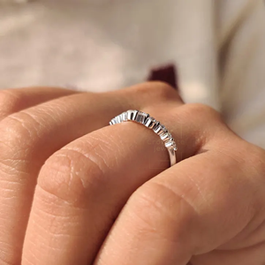 Bague de fiançailles élégante en moissanite taille ronde, en argent sterling 925 plaqué or, bague de promesse, bijou raffiné pour mariage, cadeau - Product Image 3