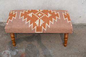 Banco de madera tapizado con kilim de lana y yute tejido a mano |   Banco con Patrón Tribal Rústico para Sala de Estar, Entrada y Dormitorio - Product Image 4