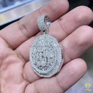 Colgantes finos de Hip Hop de lujo, dijes con nombre personalizado, colgante de medallón helado, colgante de Baguette brillante de moissanita - Product Image 3