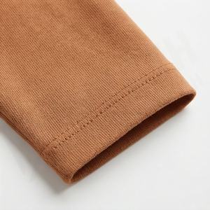 Camiseta de Manga Larga con Cuello Redondo para Mujer, Color Personalizado, Algodón Orgánico de Lujo, Preencogido, GOTS Premium, Corte Clásico Suave - Product Image 6