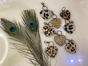 Nouveauté porte-clés en cuir de vachette porte-clés en cuir de vachette léopard porte-clés élégants porte-clés en fourrure véritable - Product Image 2