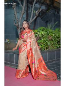 Sari en soie tissée avec motif Butis-Meena et bordure Lotus Muniya, collection de blouses, pour occasions spéciales, vente en gros - Product Image 6