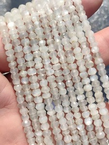 Cuentas facetadas de piedra lunar blanca natural de 4 mm y 4,5 mm, cuentas de piedras preciosas para la fabricación de joyería, precio al por mayor, proveedor mayorista. - Product Image 2
