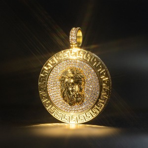 Colgante Personalizado con Letra en Forma Redonda, Estilo Hip Hop, Chapado en Oro de 18K, Colgante de Doble Capa con Retrato de Jesús, Joyería - Product Image 4