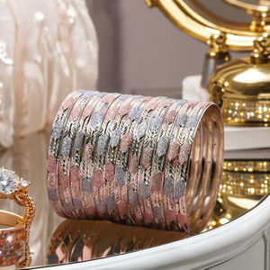 กำไลทองเหลืองชุบ 3 สี, กำไลทองเหลืองลาย 3 สี, กำไลทองเหลือง, กำไลแฟชั่น, กำไลหรูหราสามสี - Product Image 6