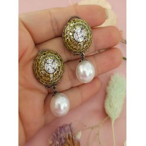 Pendientes Elegantes de Latón Plateado con Circonitas, Diseño Fusion, para Mujer, Ideales para Fiestas y Eventos Nocturnos - Product Image 1