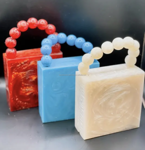 Pochette en résine pour femmes et design moderne à la mode, élégante et à la mode, parfaite pour les événements formels et les occasions spéciales - Product Image 5