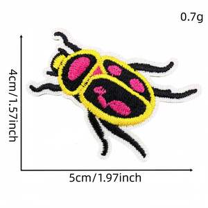 Patchs brodés personnalisés en gros, thermocollants, en forme de cœur, badges en tissu 3D pour chapeaux, sacs, vestes, vêtements DIY - Product Image 2